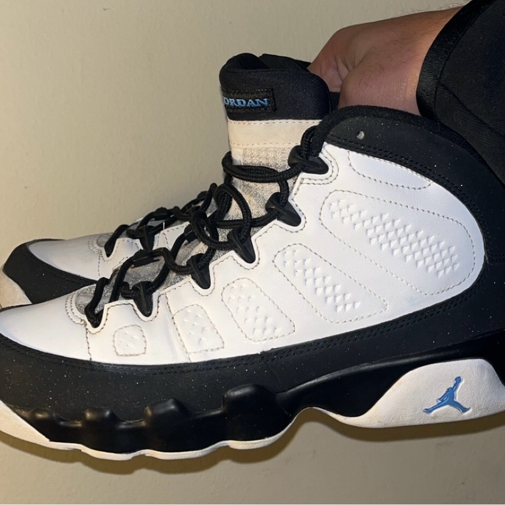 Jordan Retro 9 university blue size 7y